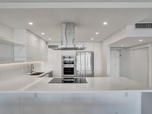 5700 Collins Ave 12E, Miami Beach FL 33140