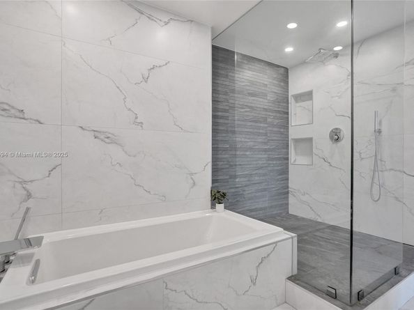 5700 Collins Ave 12E, Miami Beach FL 33140