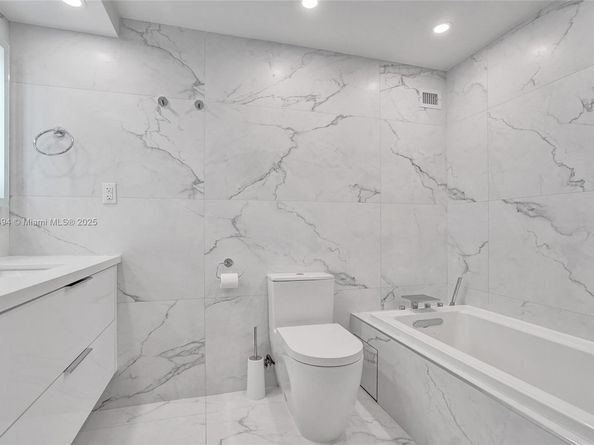 5700 Collins Ave 12E, Miami Beach FL 33140