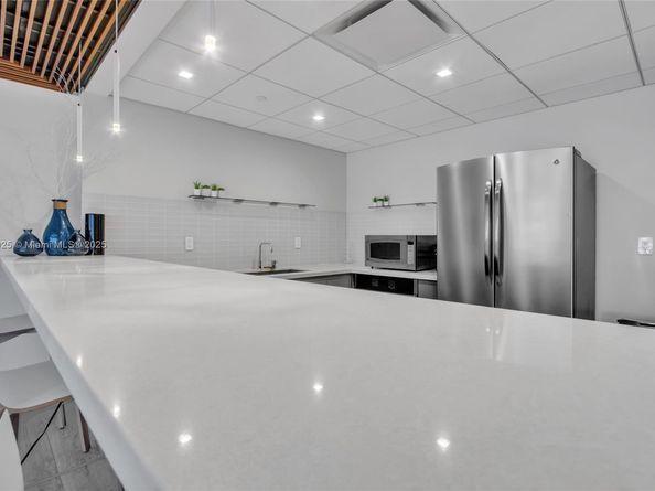 1800 Sunset Harbour Dr 1003, Miami Beach FL 33139