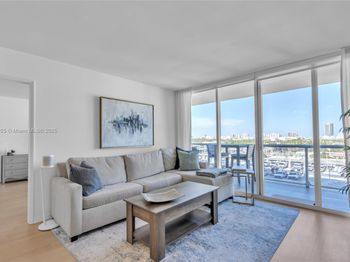 1800 Sunset Harbour Dr