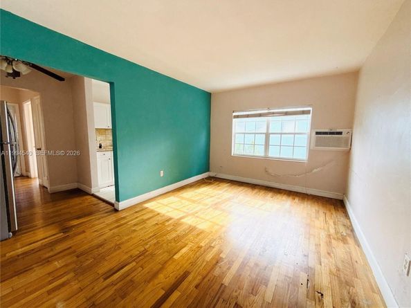 555 SW 16th Ave 11, Miami FL 33135