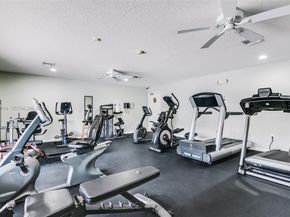 1020 Country Club Dr 305, Margate FL 33063