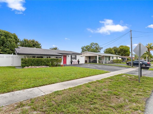 1000 NW 23rd Ter, Pompano Beach FL 33069