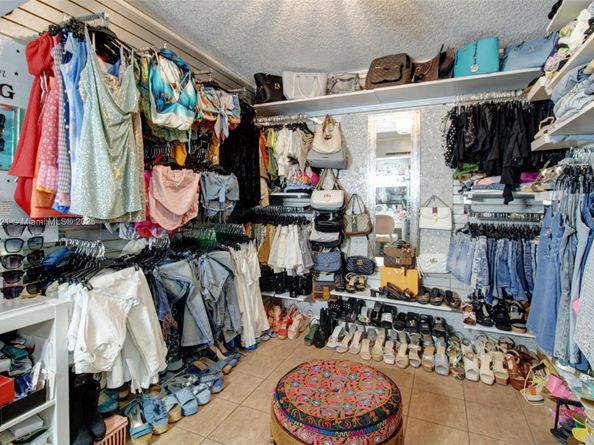 960 SW 83rd Ave, North Lauderdale FL 33068