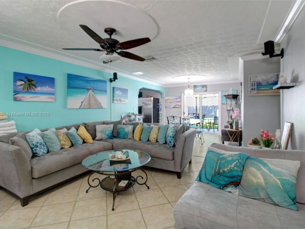 960 SW 83rd Ave, North Lauderdale FL 33068