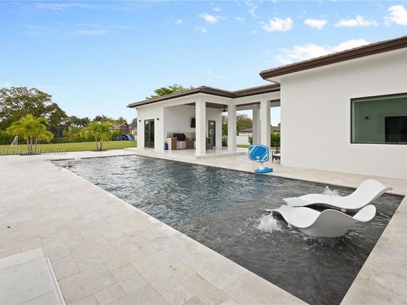 80 NW 129th Ave, Miami FL 33182