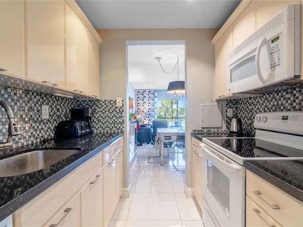 16900 NE 14th Ave 201, North Miami Beach FL 33162