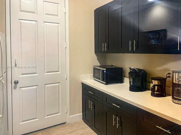 2009 SE 10th Ave 318, Fort Lauderdale FL 33316
