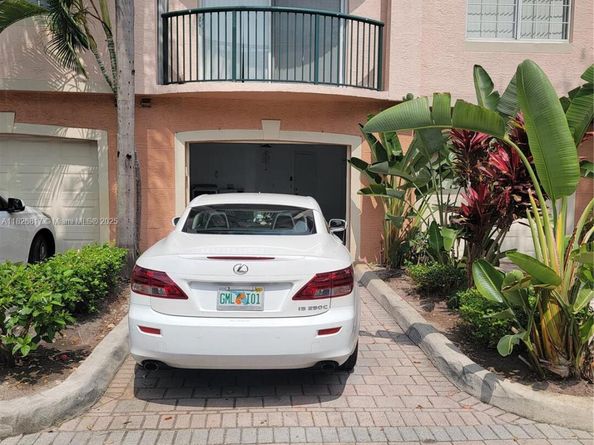 2009 SE 10th Ave 318, Fort Lauderdale FL 33316