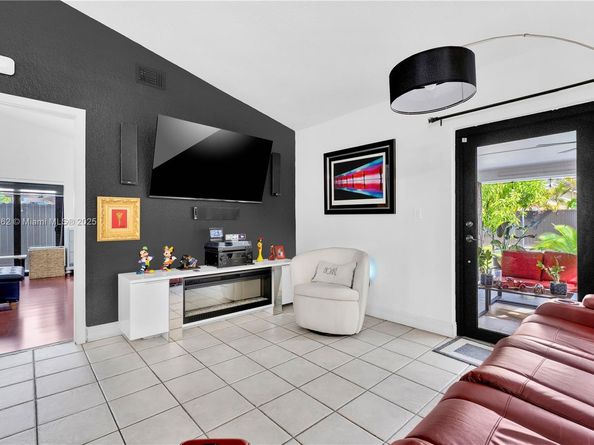 15555 SW 57th Ter, Miami FL 33193