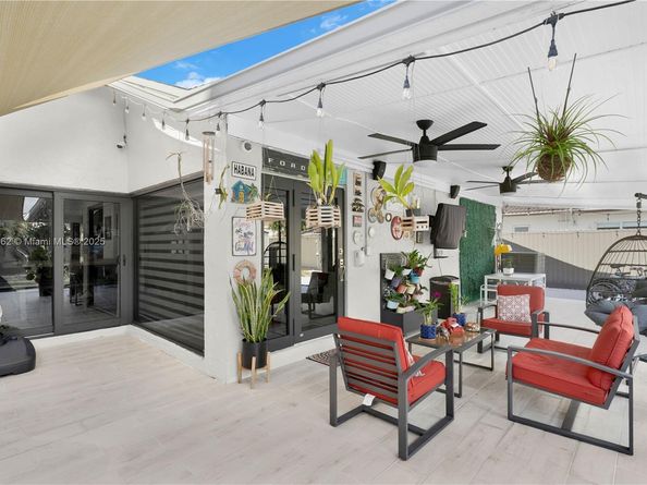 15555 SW 57th Ter, Miami FL 33193