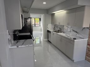 2700 N 34th Ave I, Hollywood FL 33021