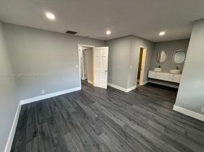 2700 N 34th Ave I, Hollywood FL 33021