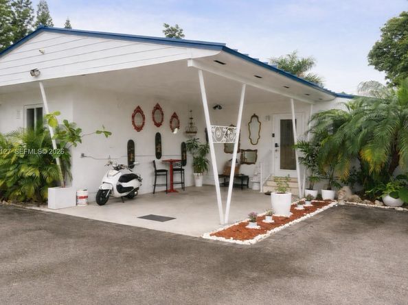 1281 NW 31st Ave, Miami FL 33125