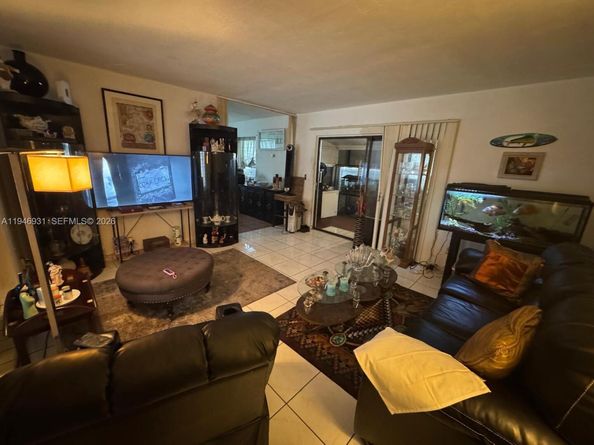 3651 SW 40th Ave, West Park FL 33023