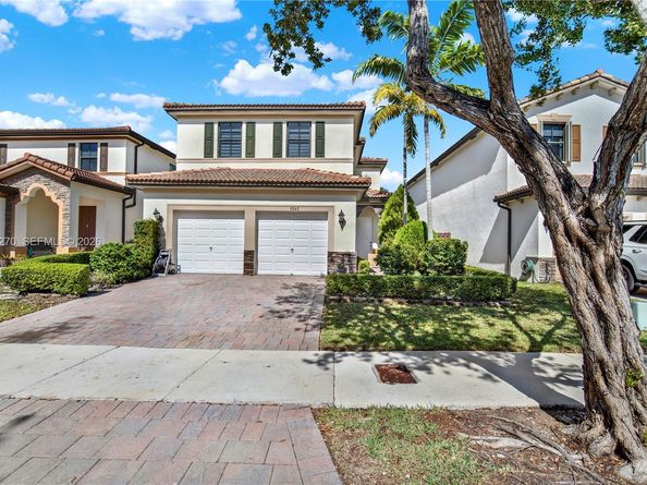 9243 SW 227th Ter, Cutler Bay FL 33190