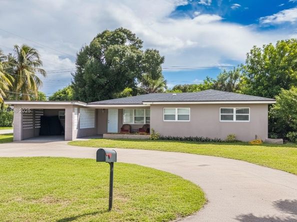 312 NW 35th St, Oakland Park FL 33309