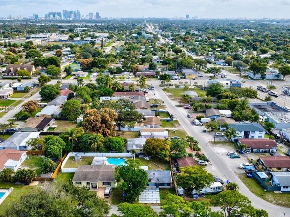 1240 SW 32nd Ave, Fort Lauderdale FL 33312