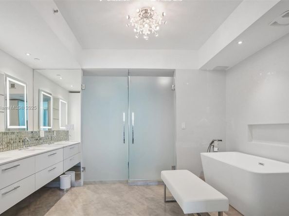 300 S Pointe Dr 3502, Miami Beach FL 33139