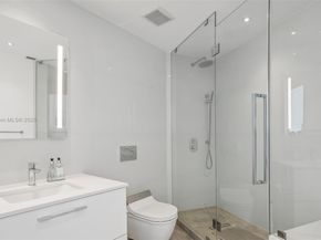 300 S Pointe Dr 3502, Miami Beach FL 33139