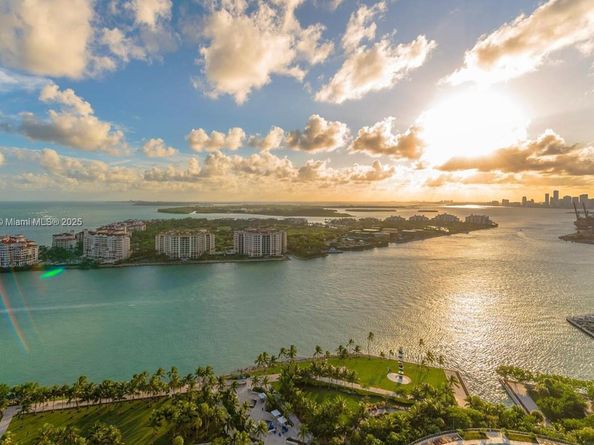 300 S Pointe Dr 3502, Miami Beach FL 33139