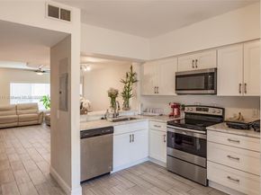 23 Simonton Cir, Weston FL 33326