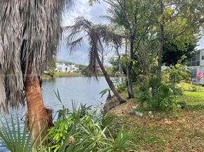 175 NE 203rd Ter 28, Miami Gardens FL 33179