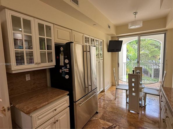 3700 Island Blvd C203, Aventura FL 33160