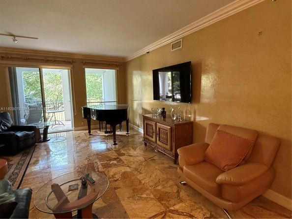3700 Island Blvd C203, Aventura FL 33160