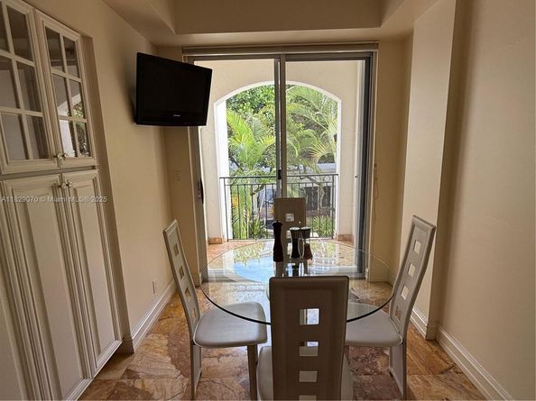 3700 Island Blvd C203, Aventura FL 33160