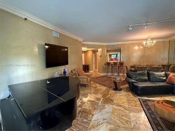 3700 Island Blvd C203, Aventura FL 33160