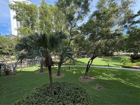 3700 Island Blvd C203, Aventura FL 33160