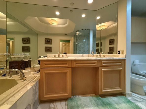 3700 Island Blvd C203, Aventura FL 33160