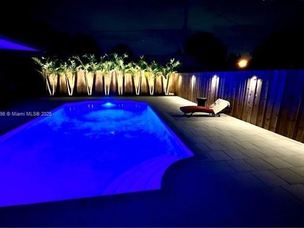 7321 Allen Dr, Hollywood FL 33024