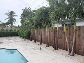 7321 Allen Dr, Hollywood FL 33024