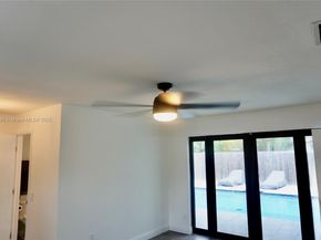 7321 Allen Dr, Hollywood FL 33024