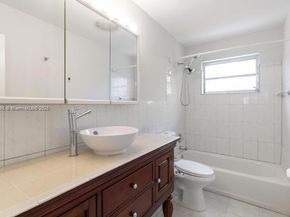 7321 Allen Dr, Hollywood FL 33024
