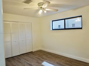 7321 Allen Dr, Hollywood FL 33024