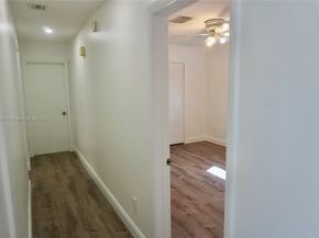 7321 Allen Dr, Hollywood FL 33024