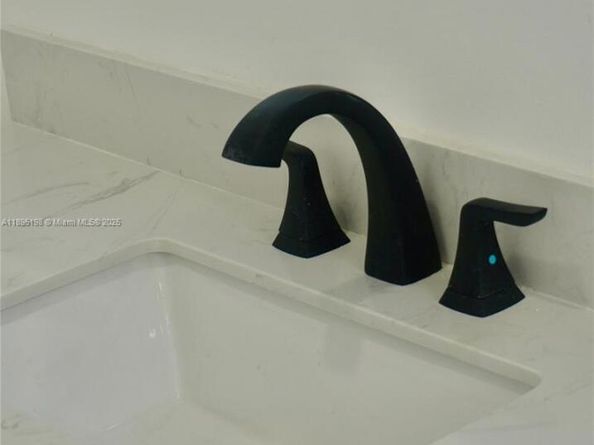 7321 Allen Dr, Hollywood FL 33024