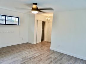 7321 Allen Dr, Hollywood FL 33024