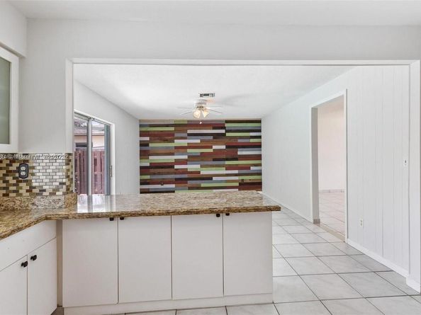 7321 Allen Dr, Hollywood FL 33024
