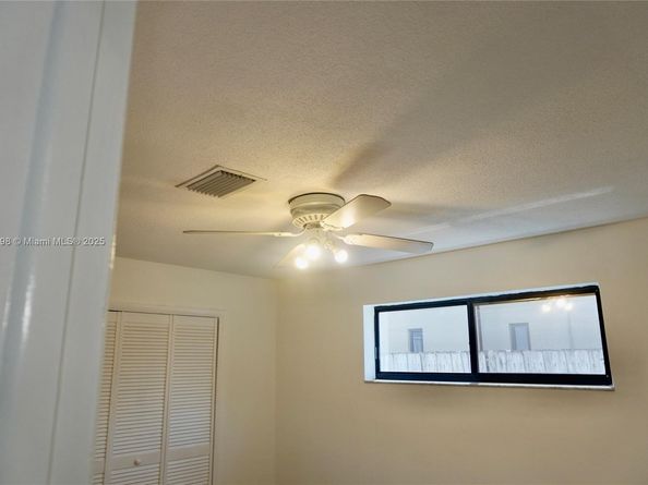 7321 Allen Dr, Hollywood FL 33024