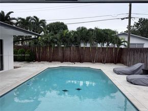 7321 Allen Dr, Hollywood FL 33024