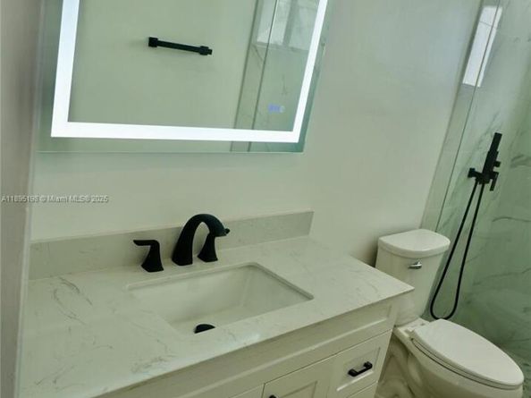 7321 Allen Dr, Hollywood FL 33024