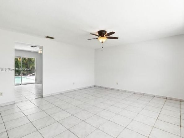 7321 Allen Dr, Hollywood FL 33024