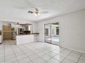 7321 Allen Dr, Hollywood FL 33024