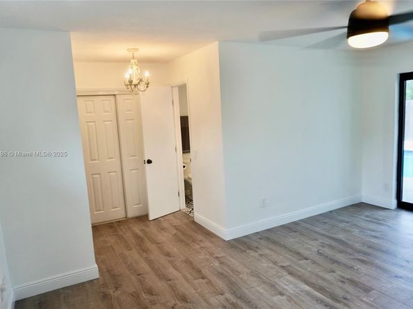 7321 Allen Dr, Hollywood FL 33024