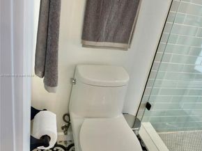 7321 Allen Dr, Hollywood FL 33024